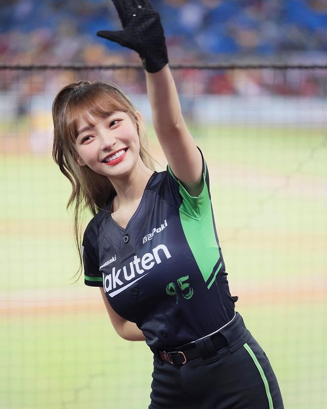 Lâm Tương (Mizuki) là một trong những hot girl cổ vũ xinh đẹp nhất Đài Loan. Cô nàng hút fan nhờ gương mặt xinh đẹp, thân hình nóng bỏng và nụ cười ngọt ngào, tỏa nắng.