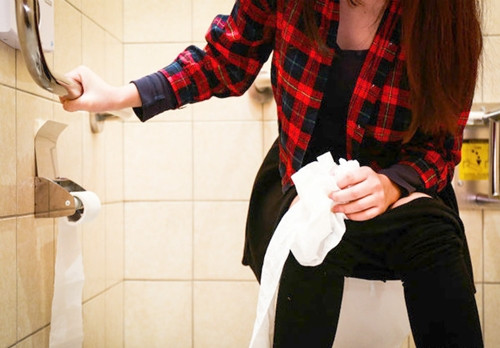 Dung nhan sam boi bo theo cach nay, co gai chuoc hoa vao than