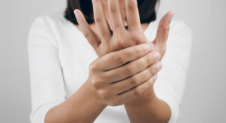 Bệnh thần kinh ngoại biên do tiểu đường cũng được biết là một trong những yếu tố nguy cơ chính hình thành bệnh loét chân ở bệnh nhân tiểu đường. Những bệnh nhân có nguy cơ cao bị loét chân cuối cùng có thể dẫn đến nhiễm trùng và hoại tử, thậm chí bị cắt cụt tay chân.