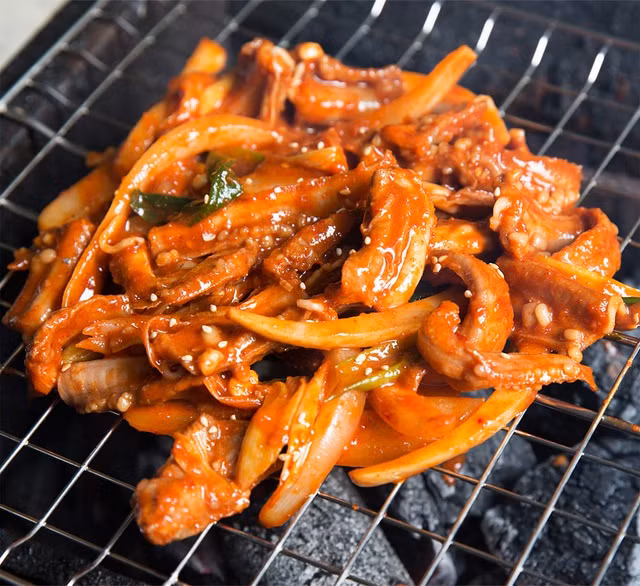 Ngược lại, nó chỉ chứng minh rằng những khúc cá ấy vừa được sơ chế, còn rất tươi và hoạt động ngọ nguậy chỉ là chuyển động được tạo ra bởi các tế bào thần kinh phản xạ mà thôi.