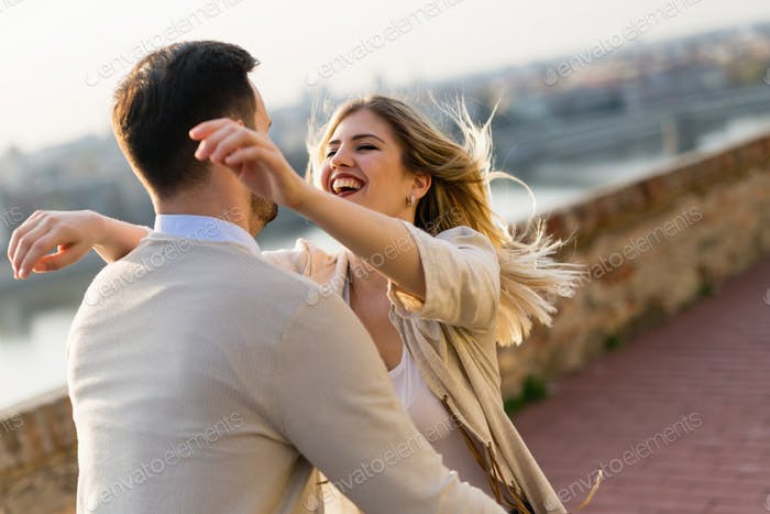 Nói như vậy để thấy, hiện tượng cứng lâu hoặc mềm ngay sau khi ân ái thay đổi theo tình trạng của mỗi người. Không phải mềm ngay là yếu sinh lý.