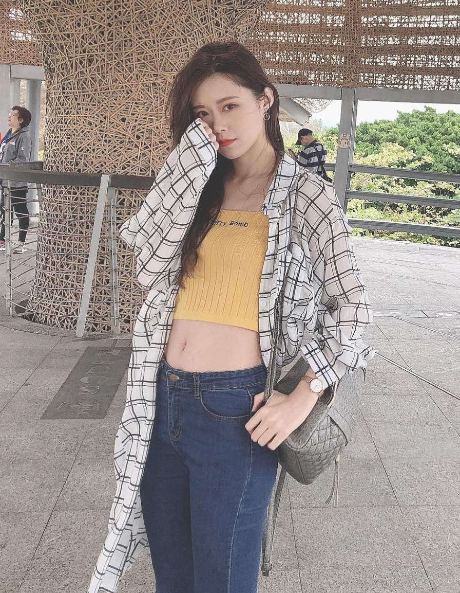 Khi Thiên Tâm gia nhập công ty người mẫu JKF, rất nhiều fan hâm mộ của nữ bác sĩ không khỏi ngạc nhiên vì JKF vốn là công ty người mẫu có tiếng nhiều người mẫu gợi cảm.