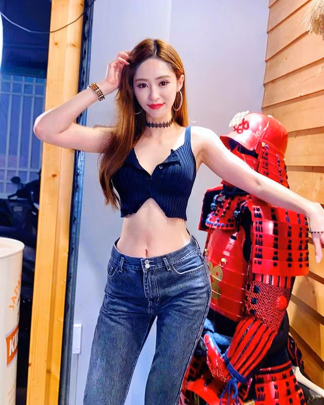 Tuy vậy, đối với Phó Tĩnh Du, được làm một luật sư là vinh dự của cô nàng, vì vậy cô sẽ theo nghề đến cùng.