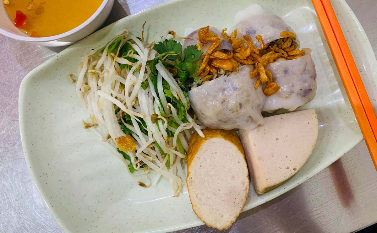 Cuối cùng, bác sĩ Jason nhấn mạnh rằng, nếu bạn thực sự cảm thấy đói vào buổi sáng, bạn chắc chắn nên ăn sáng, nhưng hãy tránh ăn các loại thực phẩm đã qua chế biến kỹ, các loại thực phẩm nhiều đường, nhiều tinh bột, chất béo.