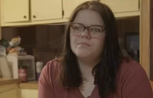 Cô gái khiến người lạ bịt mũi khi đứng gần: Sự thật đau lòng Co gai khien nguoi la bit mui khi dung gan: Su that dau long