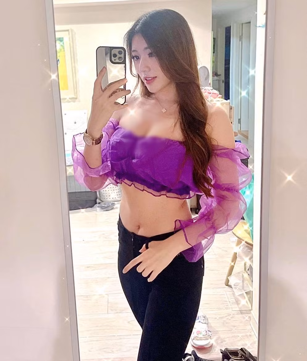 Ngoài đời, Tạ Lập Kỳ có phong cách thời trang khá bắt mắt, cô nàng không ngại thử nghiệm các kiểu phối đồ khác nhau.