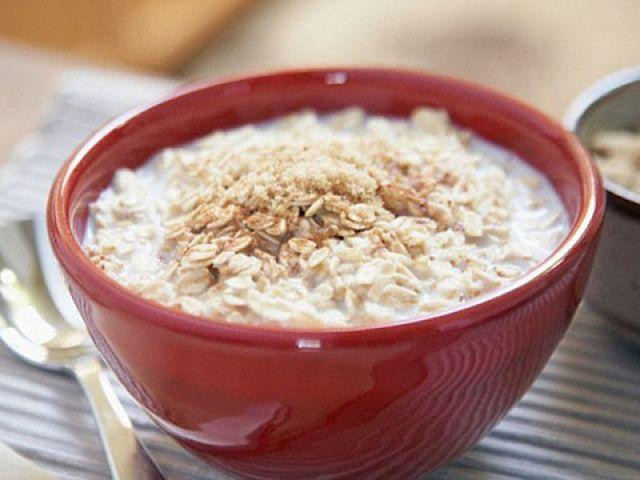 Hàm lượng cacbohydrat trong yến mạch cao khiến chúng nhanh chóng được chuyển hóa thành đường, làm tăng lượng đường trong máu. Lượng đường trong máu tăng cao còn khiến bạn có nguy cơ mắc tiểu đường, đặc biệt là chứng tiểu đường tuyp 2.