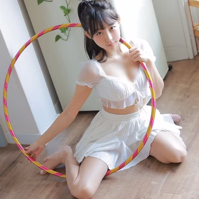 Chọn hình ảnh gợi cảm để phát triển, có thể thấy nữ DJ Hàn Quốc đã có quyết định đúng đắn. Cô nàng lên như diều gặp gió, được rất nhiều người biết đến.