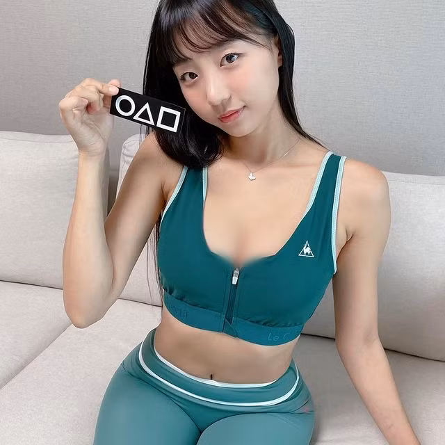 Thực tế, Eunji Pyo tốt nghiệp đại học nhưng dù có bằng cấp về lĩnh vực mình theo đuổi, nữ DJ xinh đẹp vẫn theo con đường riêng của mình.