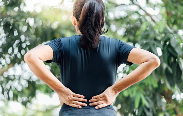 2. Sỏi thận: Sỏi thận dễ xảy ra ở nam giới, chủ yếu liên quan đến thói quen ăn uống. Các tinh thể khoáng chất lắng đọng trong thận do chế độ ăn uống không hợp lý và uống không đủ nước khiến sỏi hình thành theo thời gian.