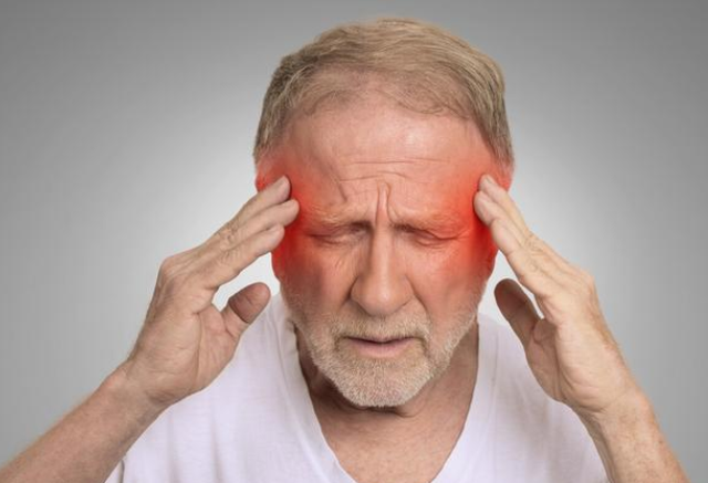 Nhồi máu não là một bệnh lý mạch máu não rất nguy hiểm trong xã hội hiện đại. Trước khi khởi phát, bệnh không có triệu chứng lâm sàng rõ ràng nên thường bị mọi người bỏ qua, khi phát hiện ra bệnh thường rất nghiêm trọng.