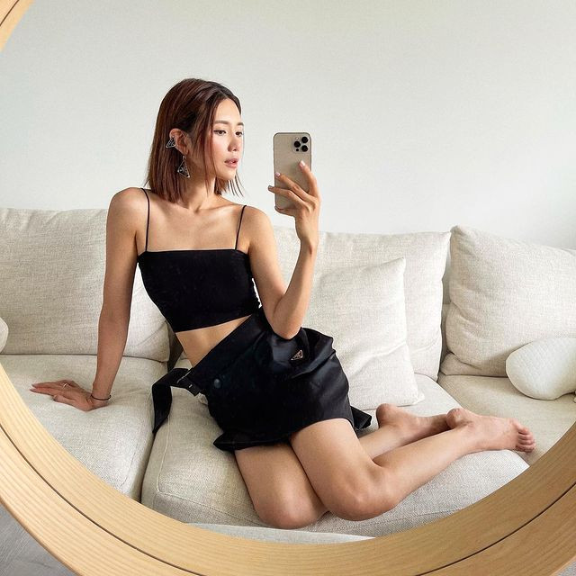 Không chỉ thế, mọi người cũng mê đắm nhan sắc, dáng vóc và gu thời trang sành điệu, phong cách của Nghê Thần Hi.