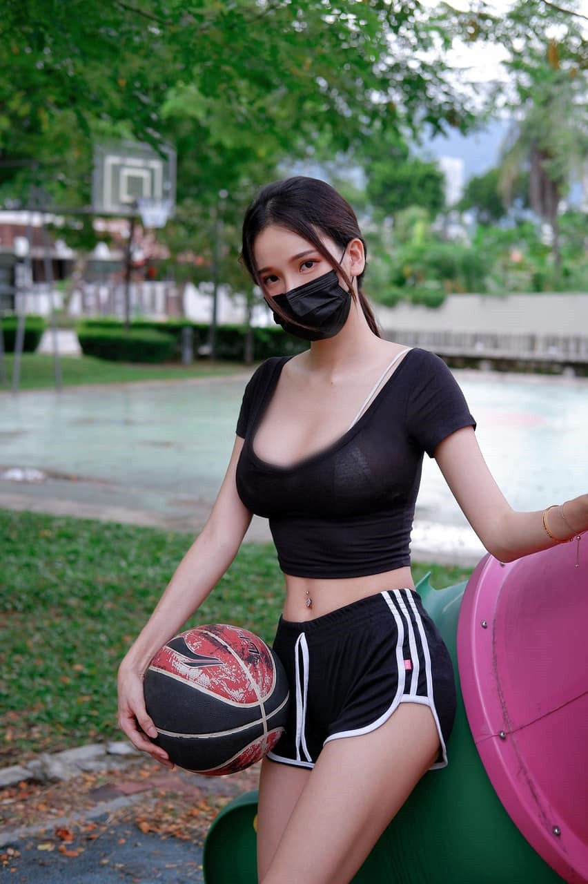 Fan hâm mộ trung thành của Pei Yu không ngừng tán dương vóc dáng đẹp chuẩn mực của cô nàng. Họ cho rằng trang phục này giúp cô nàng khoe được toàn bộ đường cong chữ S.