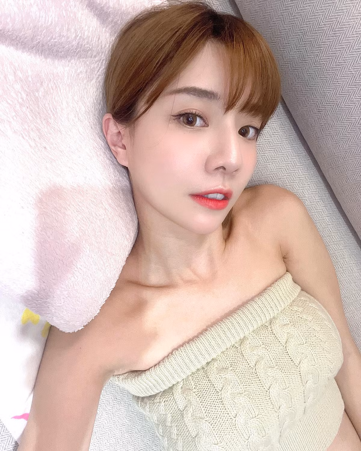 Được biết, ngoài việc làm một hot girl cổ vũ, mẫu ảnh, Lâm Ngải Dung còn dấn thân sang con đường streamer và nhận được phản ứng tích cực của đông đảo người hâm mộ.