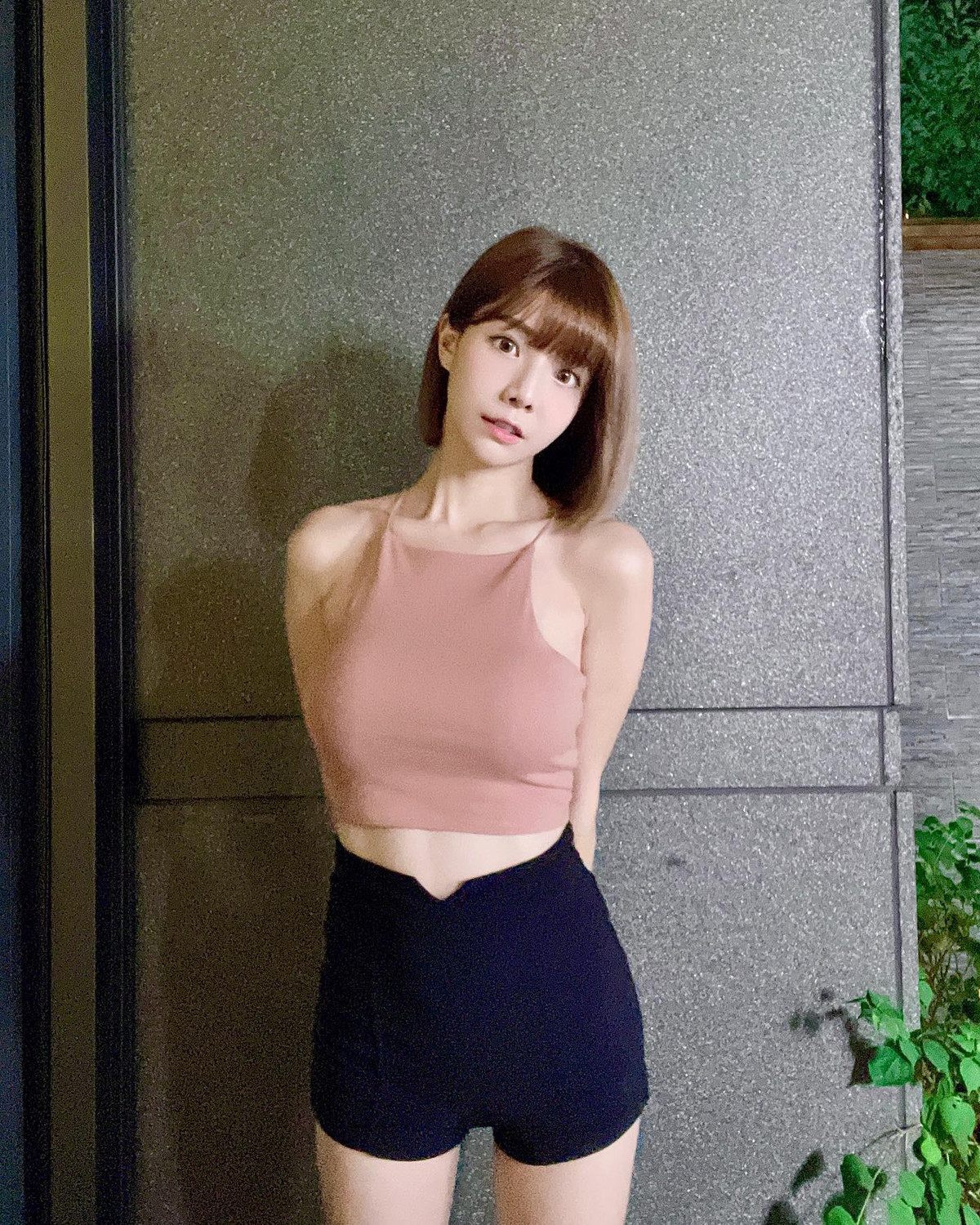 Người hâm mộ trung thành của hot girl xinh đẹp hy vọng rằng, trong tương lai, Lâm Ngải Dung sẽ tiến xa hơn, thành công hơn.