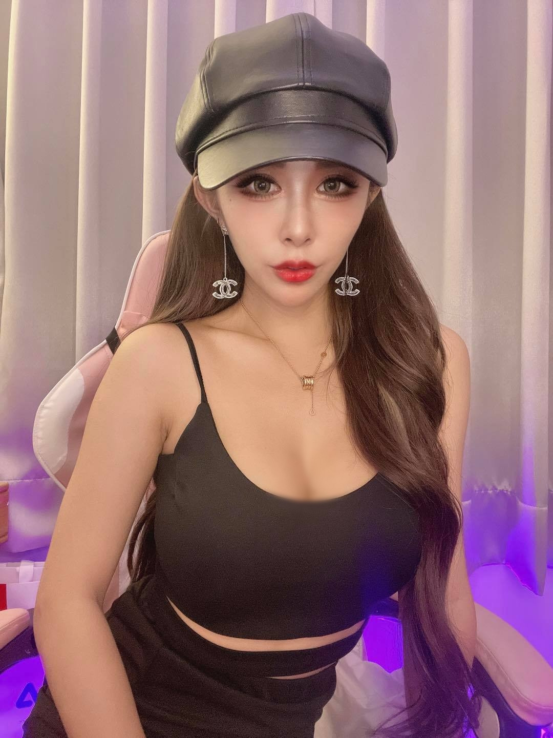 Vì bận bịu, khó có thời gian để tập luyện bài bản, phương pháp giữ dáng của hot girl người Đài Loan chính là điều chỉnh khẩu phần ăn sao cho đủ dinh dưỡng mà vẫn không tăng cân.