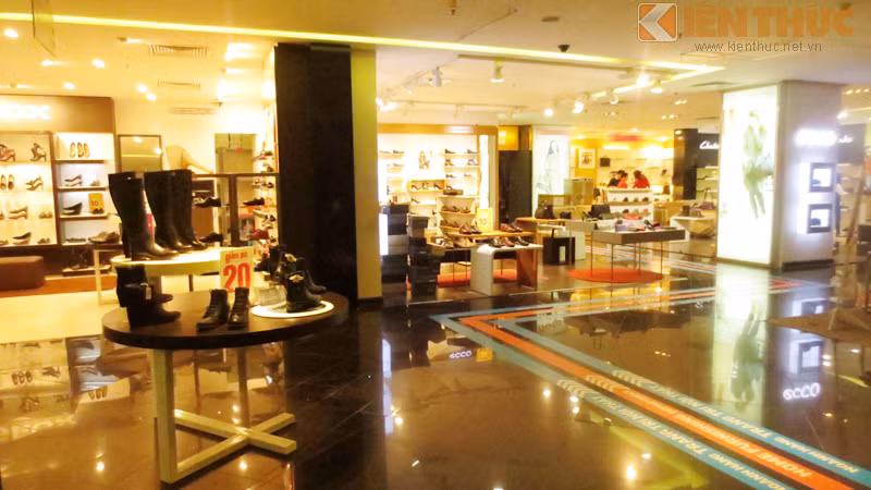 Canh diu hiu kho tin o loat TTTM Parkson Ha Noi, TP HCM