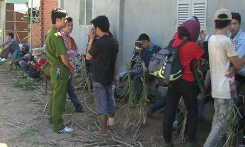 Suot dem cuu 20 thanh nien leo nui bi lac