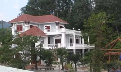 Them biet thu tram ty khong phep trong rung Da Nang