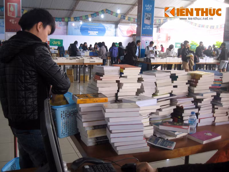 Nuom nuop do di mua sach 10.000 dong/quyen-Hinh-6