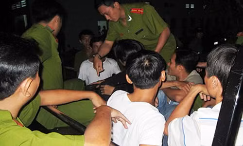 Bat bang nhom giang ho dang chuan bi huyet chien