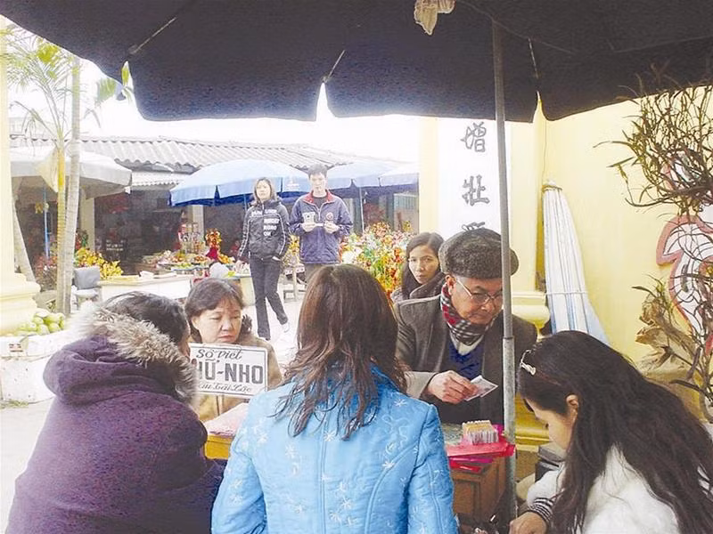 Du loai dich vu la doi hot bac dip Tet At Mui