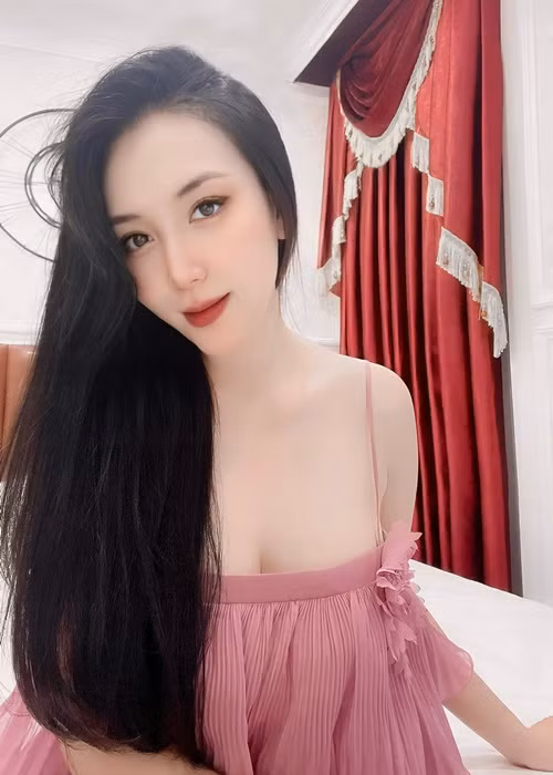 Nữ DJ để ý ăn mặc hơn để không bị phản cảm.