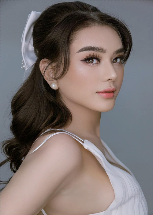 Gần đây, trong cuộc phỏng vấn với Arttimes, Lâm Khánh Chi chia sẻ rằng khi yêu hay có chia tay, cô sẽ không bao giờ lên tiếng nói xấu người yêu hay chồng của mình. Ảnh: FBNV