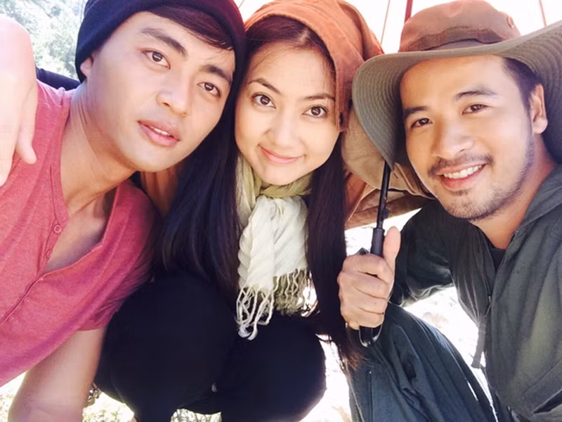 Ngọc Lan và Đoàn Minh Tài thân thiết ở hậu trường phim. Ảnh: VTV