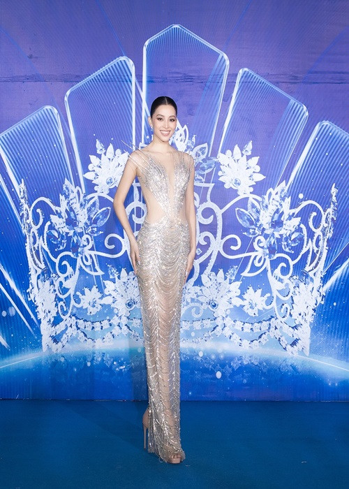 Hoa hậu Việt Nam 2018 Trần Tiểu Vy đẹp hút mắt trong chiếc váy xuyên thấu. Cô là một trong những vị giám khảo của Miss World Vietnam 2022.