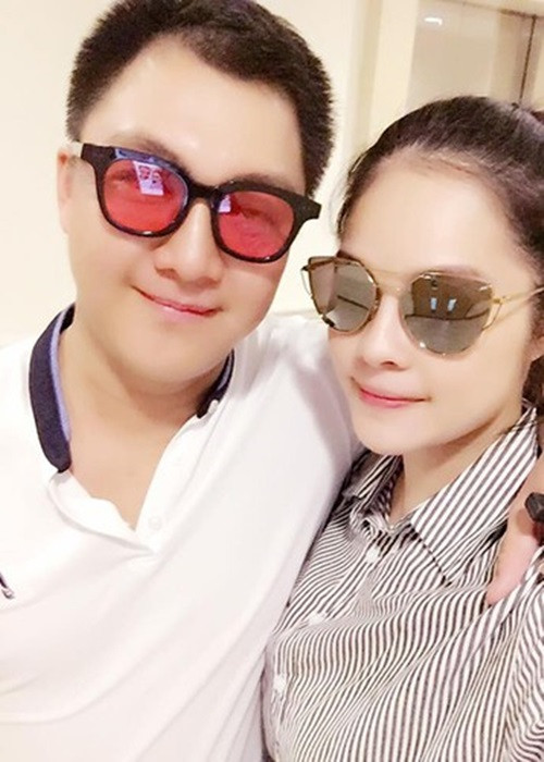 Dương Cẩm Lynh vốn lận đận trong đường tình duyên. Năm 2015, cô quen biết nhà sản xuất phim Việt kiều Australia tên Anh Khoa khi cùng tham gia Liên hoan phim tại Pháp. Lúc này, Anh Khoa vừa ly hôn. Ảnh: FBNV