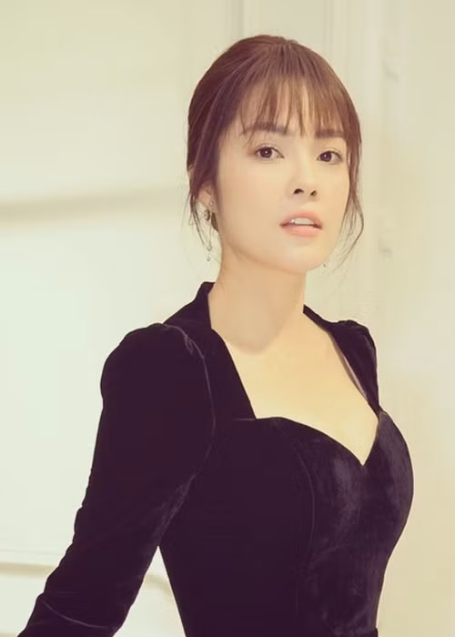 Dương Cẩm Lynh và chồng cũ vẫn giữ mối quan hệ tốt đẹp. "Khi tôi bận, không xoay sở được vẫn nhờ anh chăm con. Anh ấy có trách nhiệm nên chưa bao giờ từ chối, san sẻ việc chăm con với tôi", Dương Cẩm Lynh nói. Ảnh: FBNV