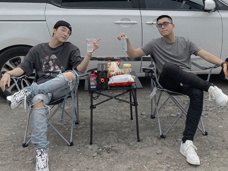 Sơn Tùng M-TP đánh giá về em trai: “Tôi đã nhìn thấy tài năng và sự cố gắng của em ấy khi theo đuổi âm nhạc. Sự nghiêm túc và nỗ lực đó đã đưa em đến hành trình hôm nay". Ảnh: FBNV