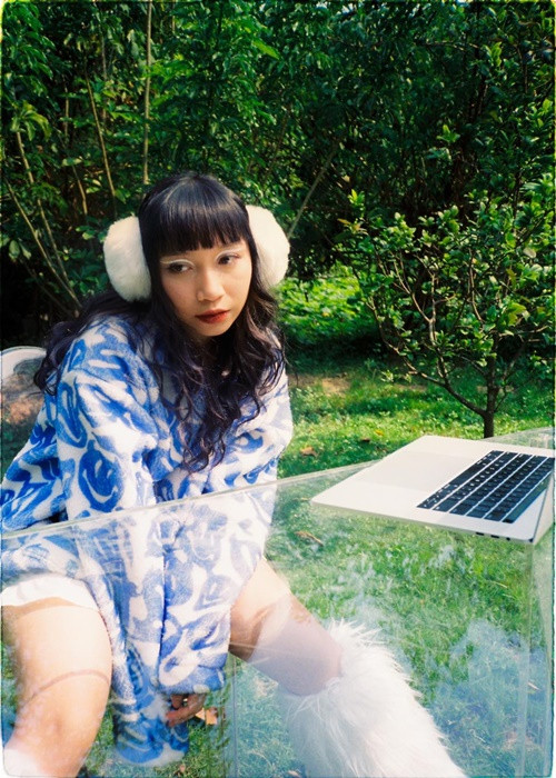 Mỹ Anh đang bắt tay vào thực hiện album đầu tiên trong sự nghiệp. Nữ ca sĩ bật mí, album có ít nhất 10 bài, đều do cô tự sáng tác. Đặc biệt, album có sự kết hợp với anh rể của Mỹ Anh là nhà sản xuất, nhạc công Eric Derwallis. Ảnh: FBNV