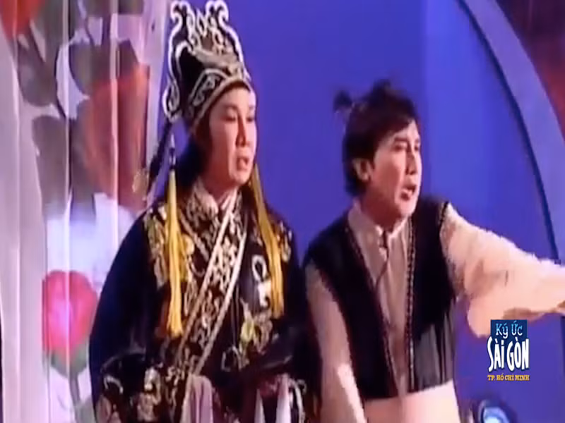 Kim Tử Long học tại trường Đào tạo diễn viên Nhà hát Trần Hữu Trang, khóa 2, cùng với Thoại Mỹ, Ngọc Huyền, Quang Châu, Tô Châu…Ảnh: HTV