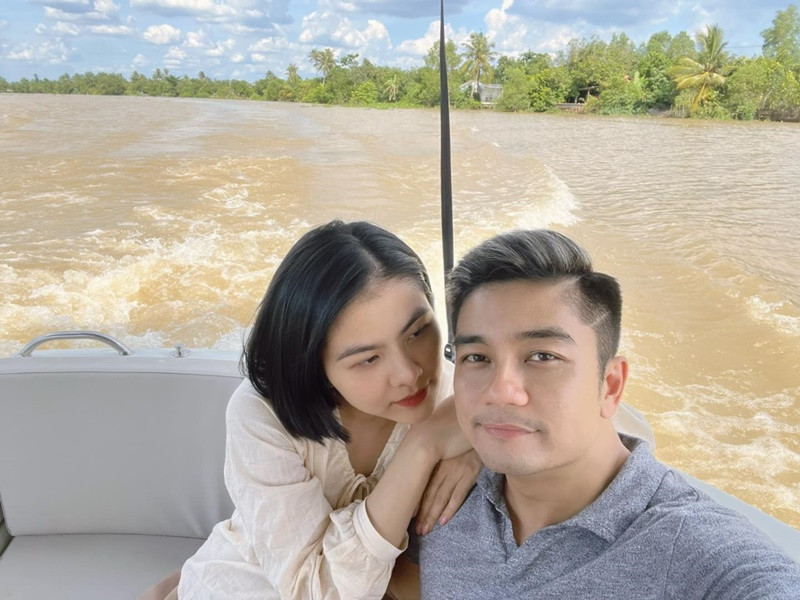 Trong cuộc phỏng vấn với Vietnamnet năm 2021, Vân Trang cho biết, vợ chồng cô còn hục hặc với nhau là “anh phải thay đổi vì em” hay ngược lại.