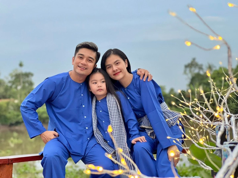 Vợ chồng Vân Trang bù đắp tình cảm nhiều cho bé Queenie.