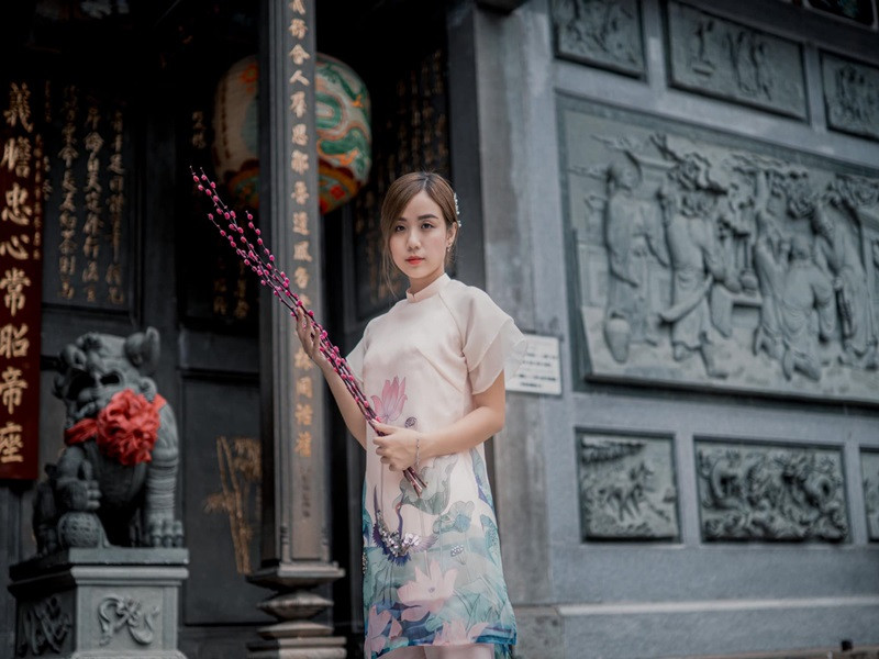 Bảo Ngọc nhanh chóng gửi lời xin lỗi đến vợ chồng Đông Nhi. Vợ cũ Hoài Lâm khẳng định cô không hề có ác ý, do nói không rõ ràng nên lời chia sẻ khiến mọi người hiểu lầm. “Em muốn nói ở 2 chữ "bất hạnh" là gia đình không hạnh phúc, giống như em cũng là 1 đứa trẻ sinh ra trong gia đình không hạnh phúc, nên đối với em có thể như vậy là bất hạnh, và em chỉ thật sự mong muốn không có đứa trẻ nào rơi vào bất hạnh”, Bảo Ngọc phân trần.