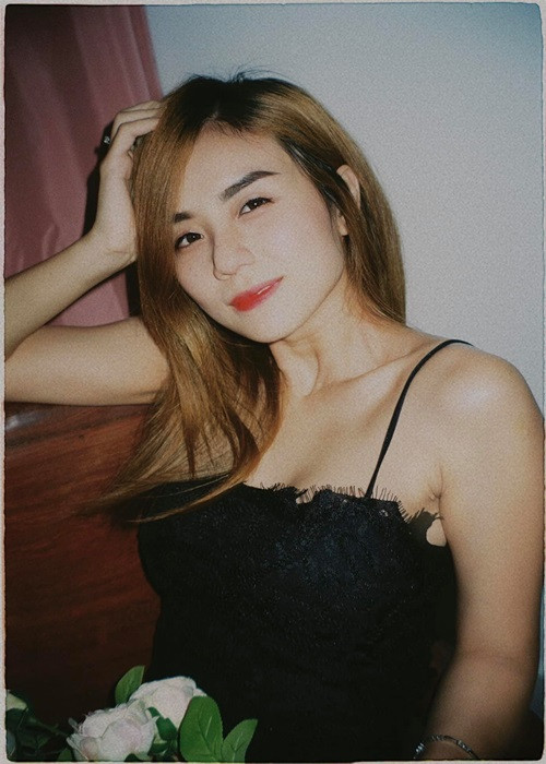 Trước đây, Bảo Ngọc vướng một số lùm xùm. Tháng 10/2020, khi Ông Cao Thắng viết tâm thư gửi con gái sắp chào đời cùng lời chúc mừng sinh nhật Đông Nhi, Bảo Ngọc chia sẻ bài đăng này đồng thời để lại bình luận gây tranh cãi.