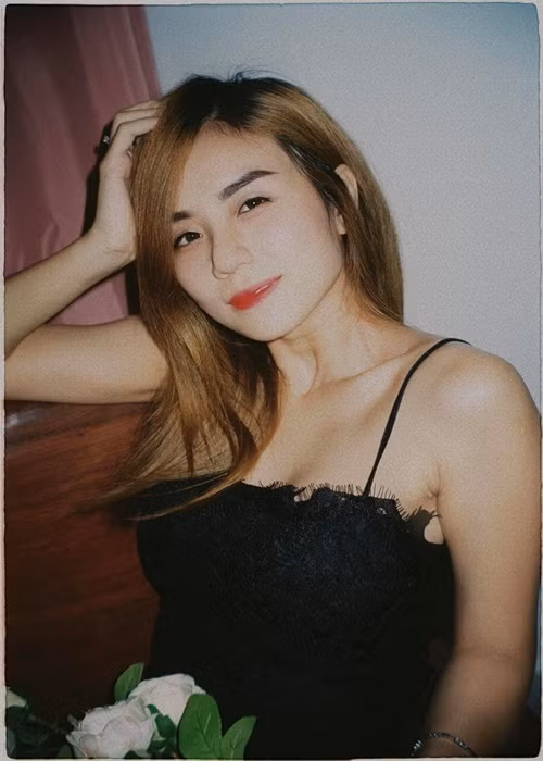 Trước đây, Bảo Ngọc vướng một số lùm xùm. Tháng 10/2020, khi Ông Cao Thắng viết tâm thư gửi con gái sắp chào đời cùng lời chúc mừng sinh nhật Đông Nhi, Bảo Ngọc chia sẻ bài đăng này đồng thời để lại bình luận gây tranh cãi.