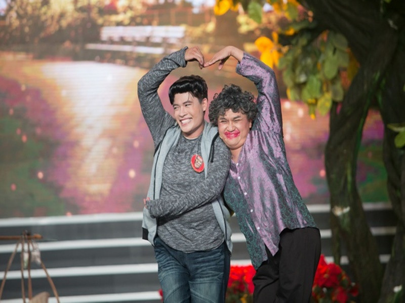 Năm 2017, Đại Nghĩa giả gái hỗ trợ Võ Tấn Phát thi gameshow. Ảnh: Dân Việt