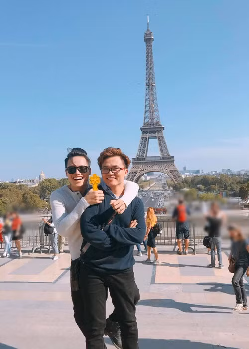 Đại Nghĩa và Tấn Phát từng có nhiều khoảnh khắc cùng du lịch ở nước ngoài. Ảnh: Yan