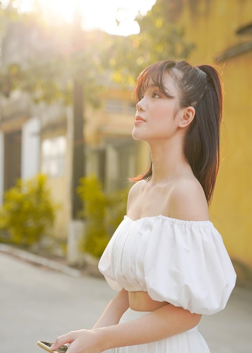 Nữ diễn viên sở hữu vóc dáng mảnh mai sau một lần sinh nở.