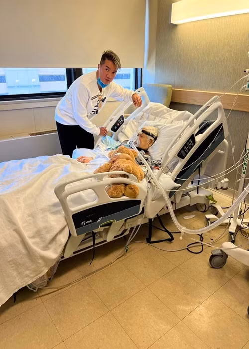 Dam Vinh Hung dau buon khi me vo cu qua doi