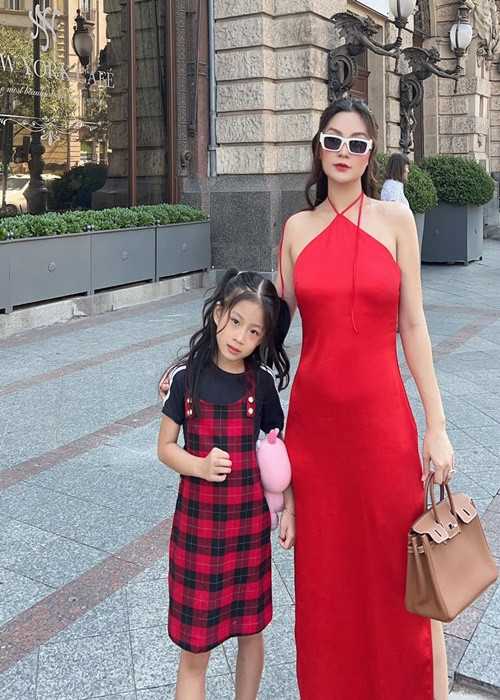 Diễm Trang vẫn xinh đẹp, rạng rỡ khi mang bầu lần 2.