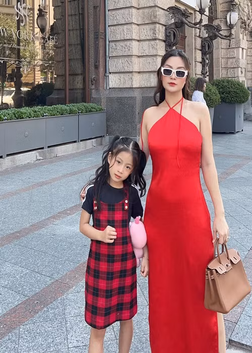 Diễm Trang vẫn xinh đẹp, rạng rỡ khi mang bầu lần 2.