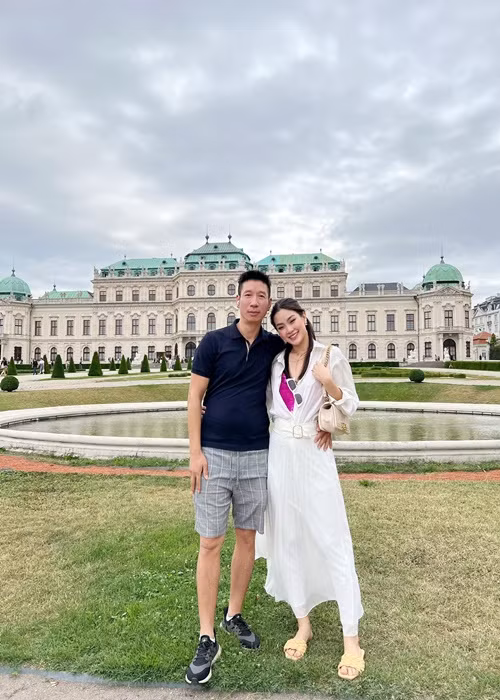 Diễm Trang kết hôn năm 2015. Ông xã của người đẹp tên Xuân Du. Anh là người Ba Lan gốc Việt, sống và làm việc tại Ba Lan hơn 20 năm qua.