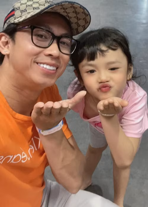 Hồ Việt Trung dự định sẽ cho bé Xí Muội tham gia một vai nhỏ trong bộ phim ca nhạc thực hiện cuối năm nay. Ảnh: FBNV