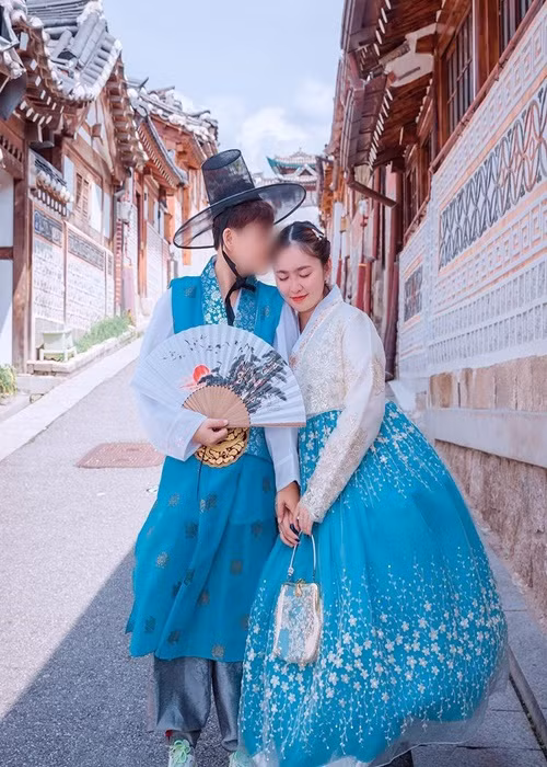 Nữ ca sĩ đắm chìm trong tình yêu đồng giới từ đầu năm đến nay. Ảnh: Instagram