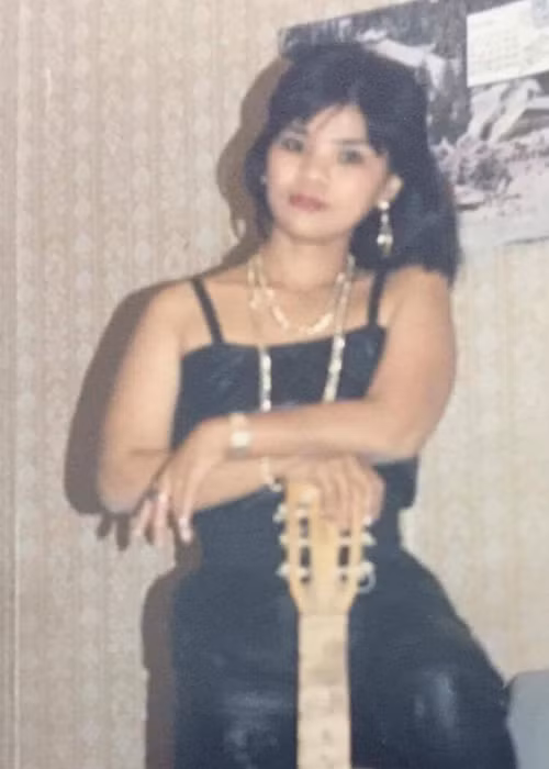 Nữ nghệ sĩ đăng ảnh chụp năm 1996.